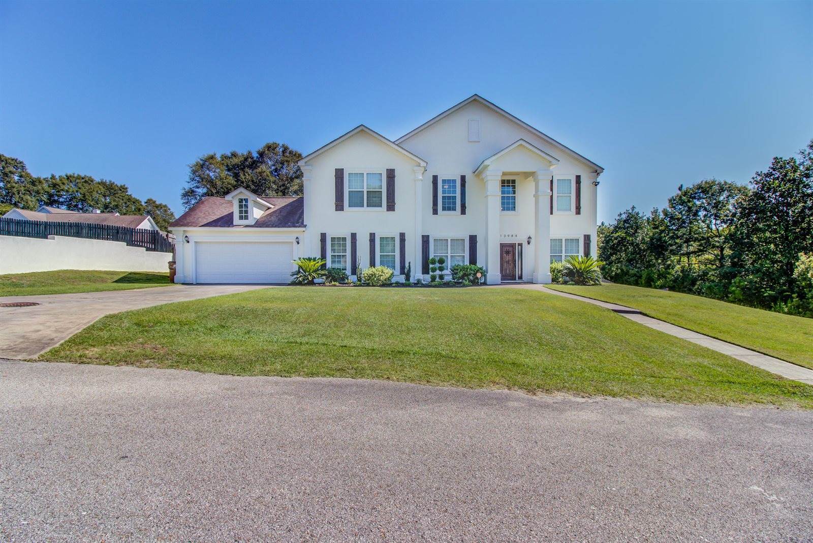 13984 N White Swan Cv, Gulfport, MS 39503