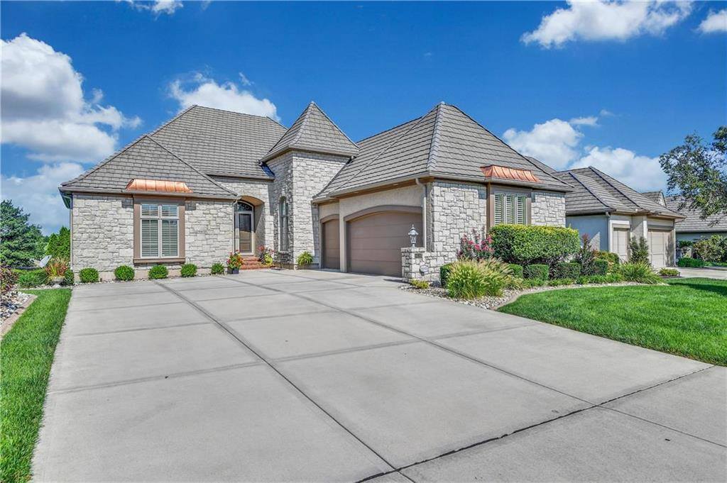 14112 Nicklaus Drive, Overland Park, KS 66223