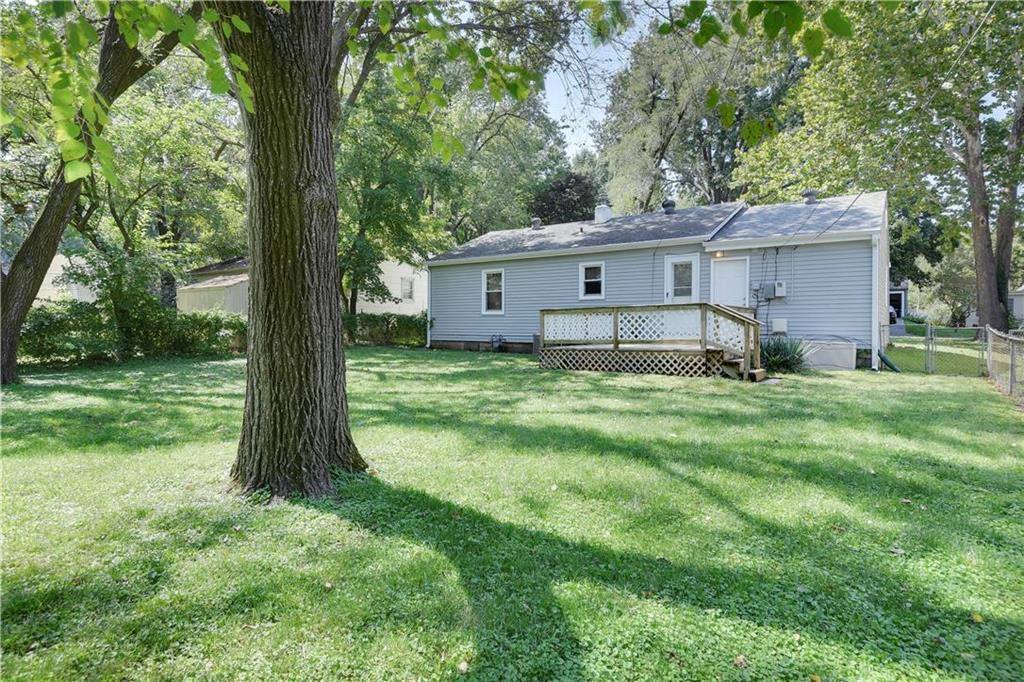 6105 Delmar Street, Fairway, KS 66205