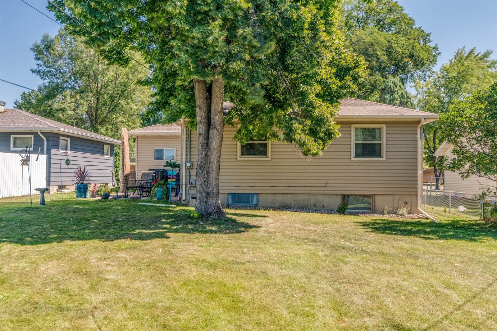 1108 N 19th Street, Bismarck, ND 58501