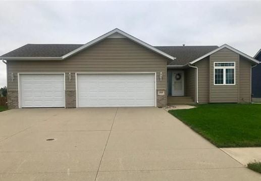 1703 Country Club Drive, Elk Point, SD 57025