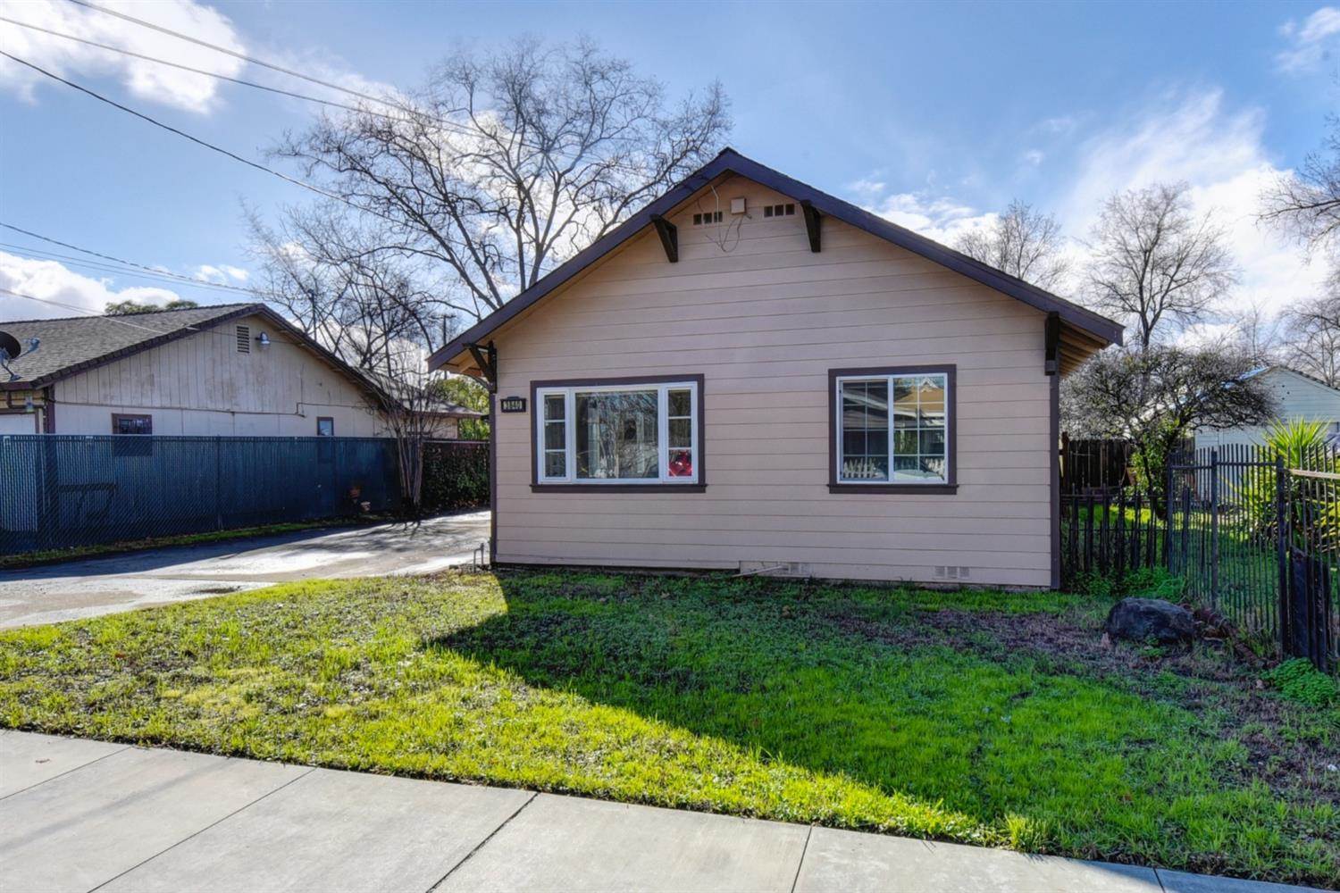 3840 13th Avenue, Sacramento, CA 95820