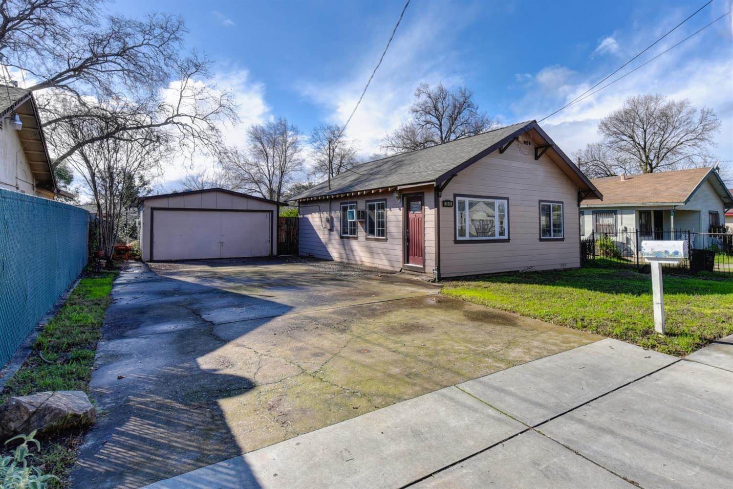 3840 13th Avenue, Sacramento, CA 95820