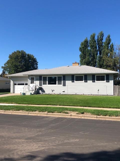 1317 E Hillcourt East, Williston, ND 58801