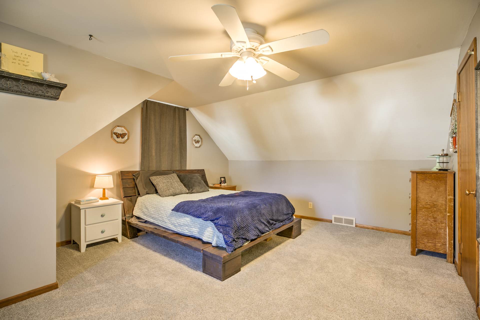 2115 S 49 Ave, Omaha, NE 68106