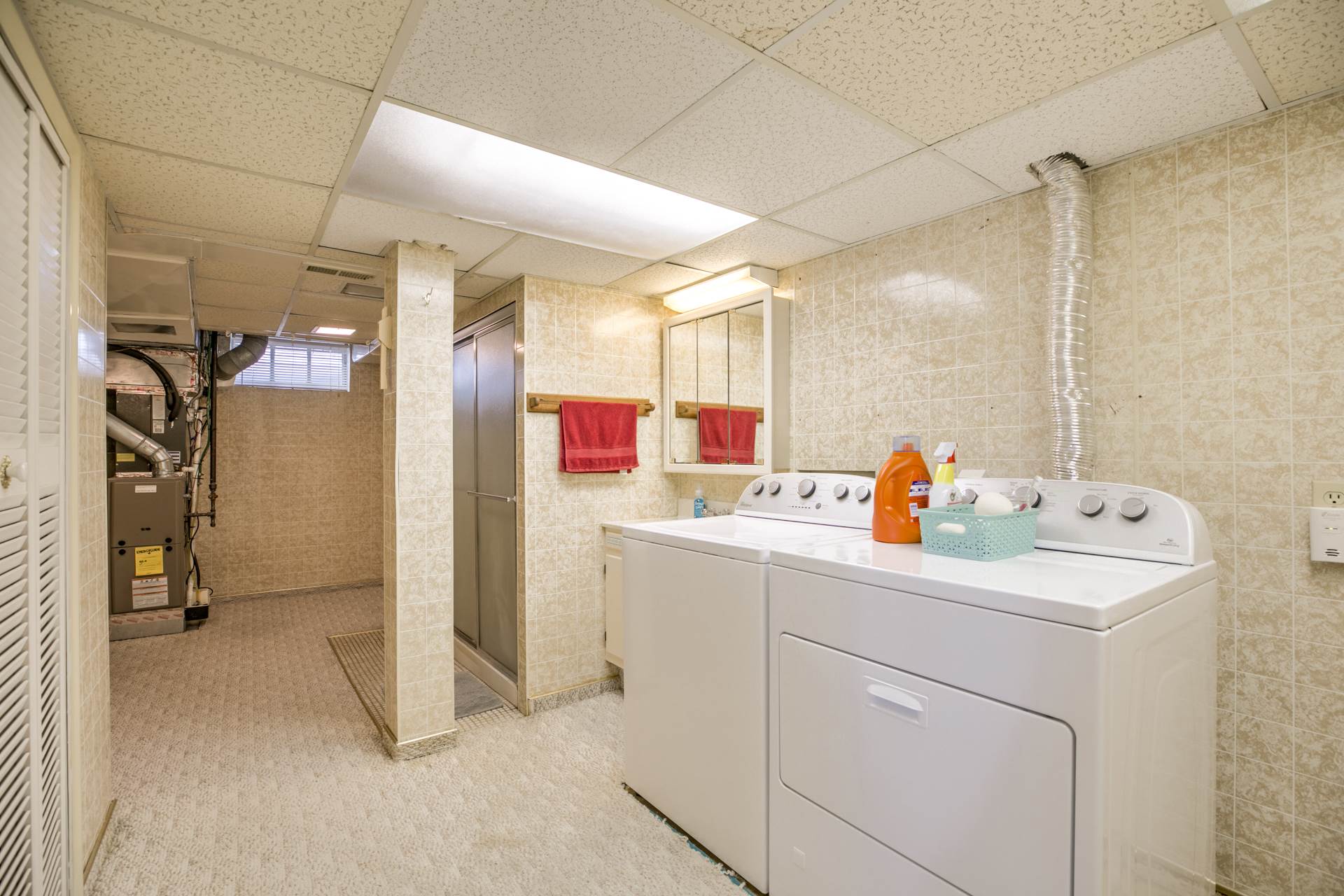 2115 S 49 Ave, Omaha, NE 68106