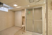 2115 S 49 Ave, Omaha, NE 68106