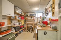 2115 S 49 Ave, Omaha, NE 68106