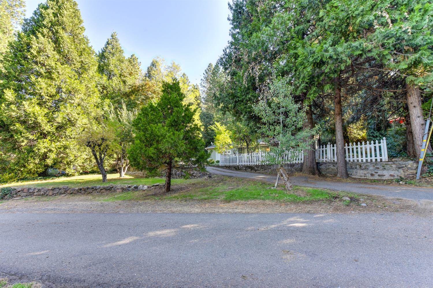 2801 Westview Drive, Camino, CA 95709