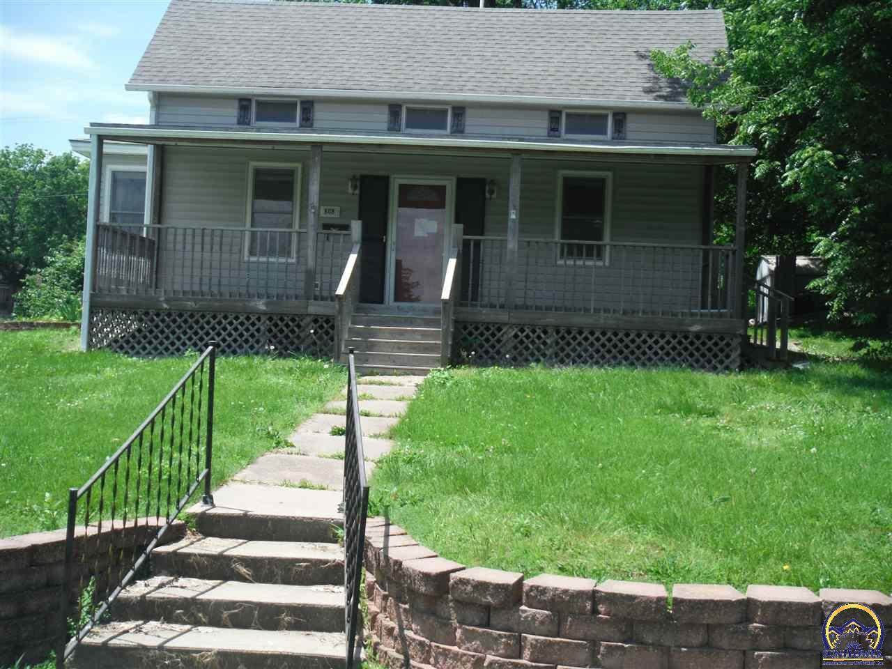 808 Walnut ST, Valley Falls, KS 66088