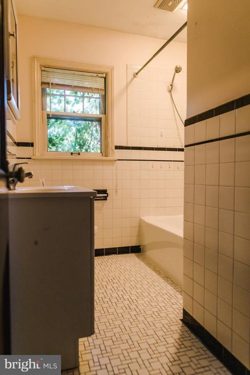 811 West Trindle Road, Mechanicsburg, PA 17055