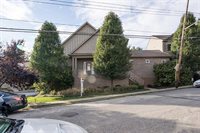 422 Sweetbriar St, Pittsburgh, PA 15211