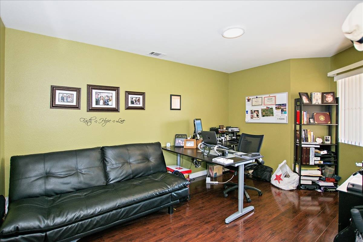 3950 Dove Tree Avenue, Rialto, CA 92377