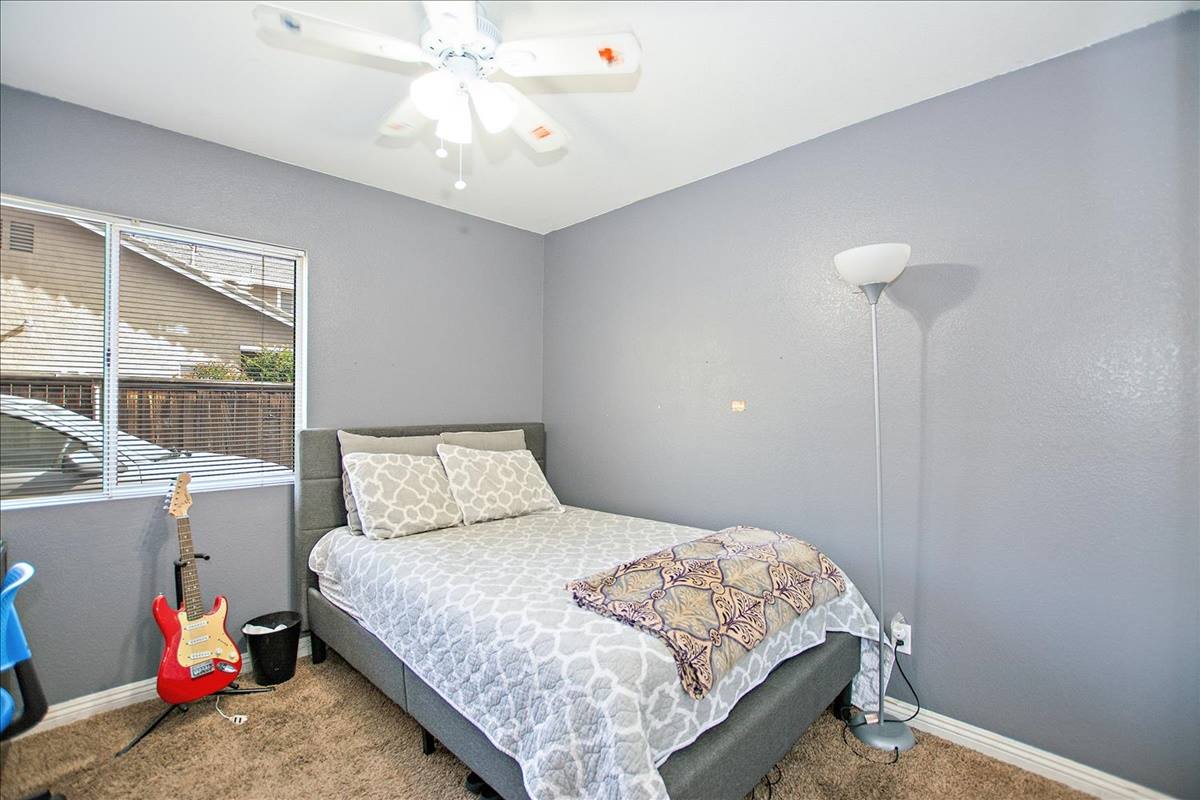 3950 Dove Tree Avenue, Rialto, CA 92377