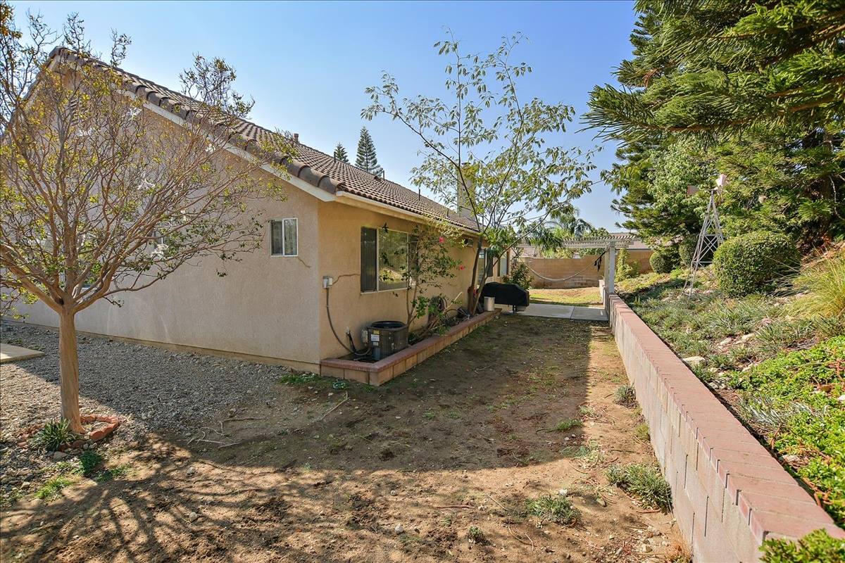 3950 Dove Tree Avenue, Rialto, CA 92377