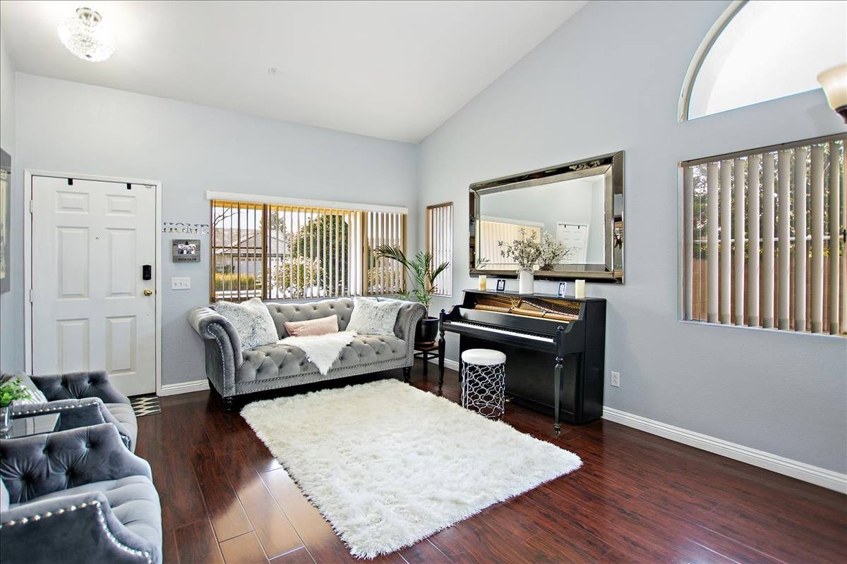 3950 Dove Tree Avenue, Rialto, CA 92377