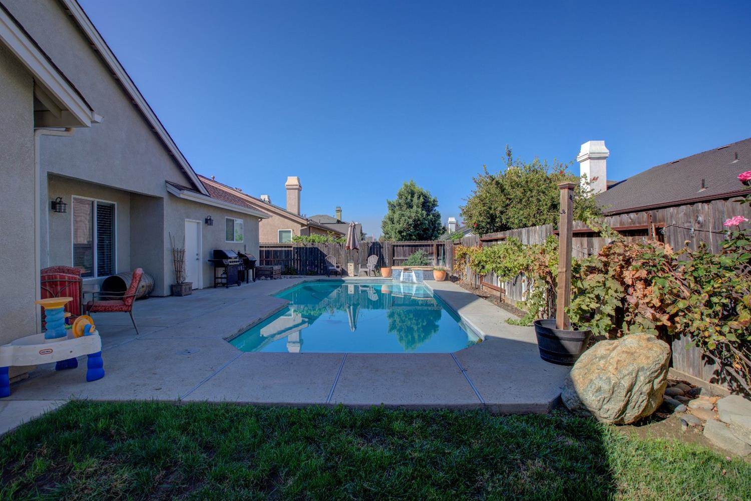 6813 Varni Way, Hughson, CA 95326