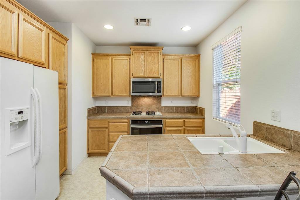 3696 Naturita Way, Sacramento, CA 95834