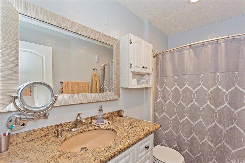 21445 Nisqually Road, Apple Valley, CA 92308