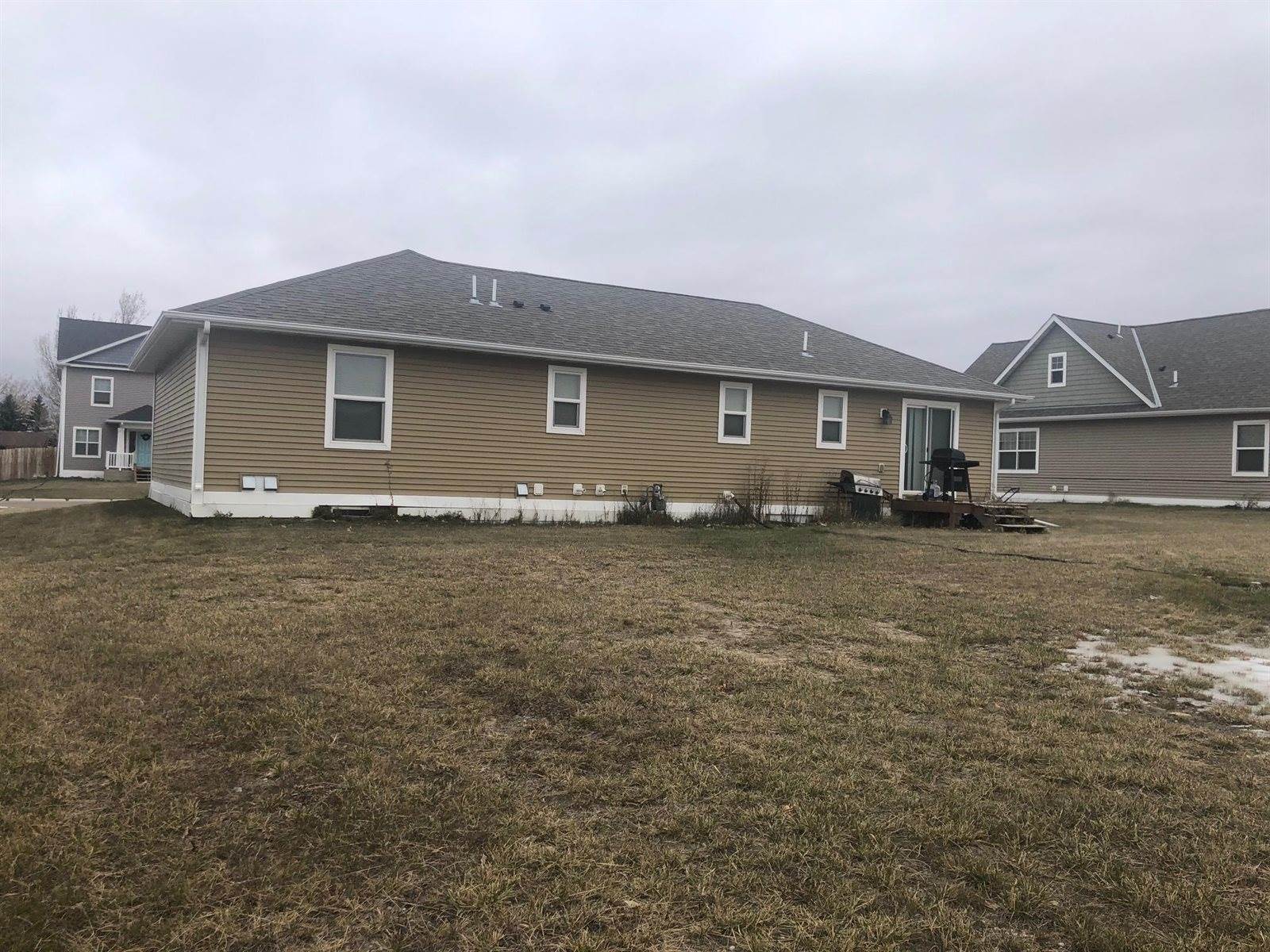 404 9th Ave SE, Stanley, ND 58784