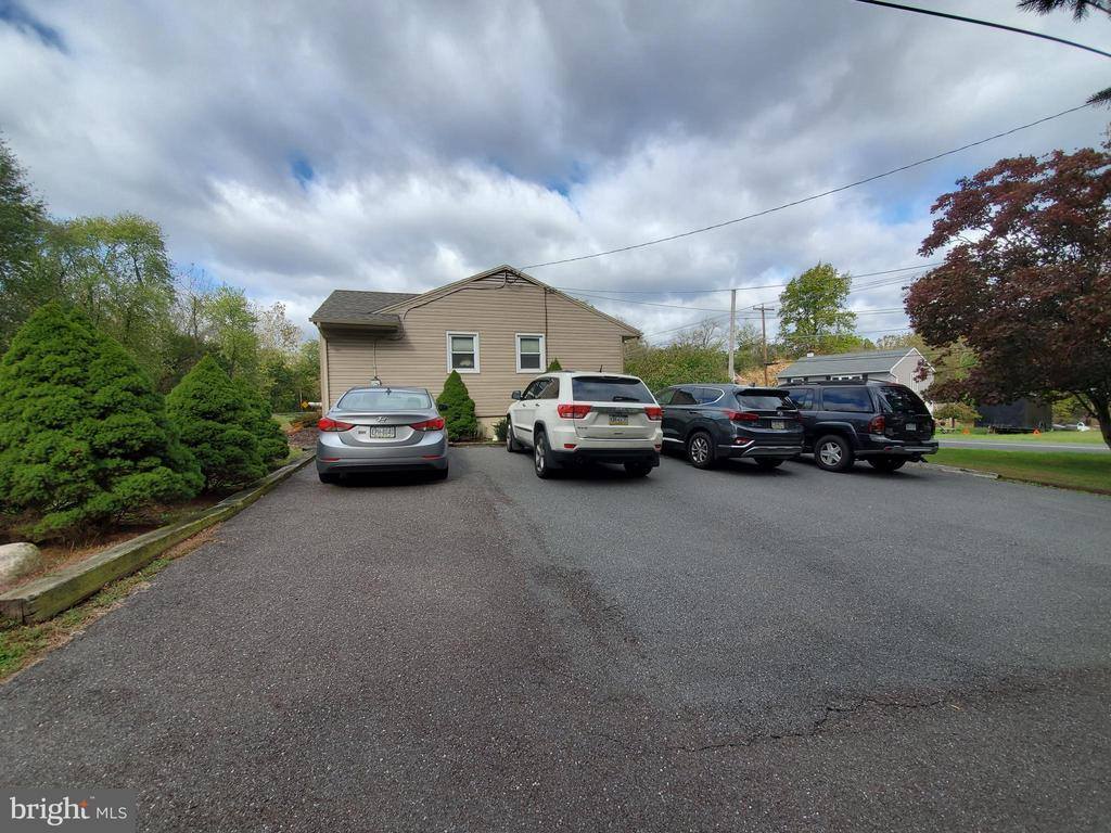 4 School Street, Douglassville, PA 19518