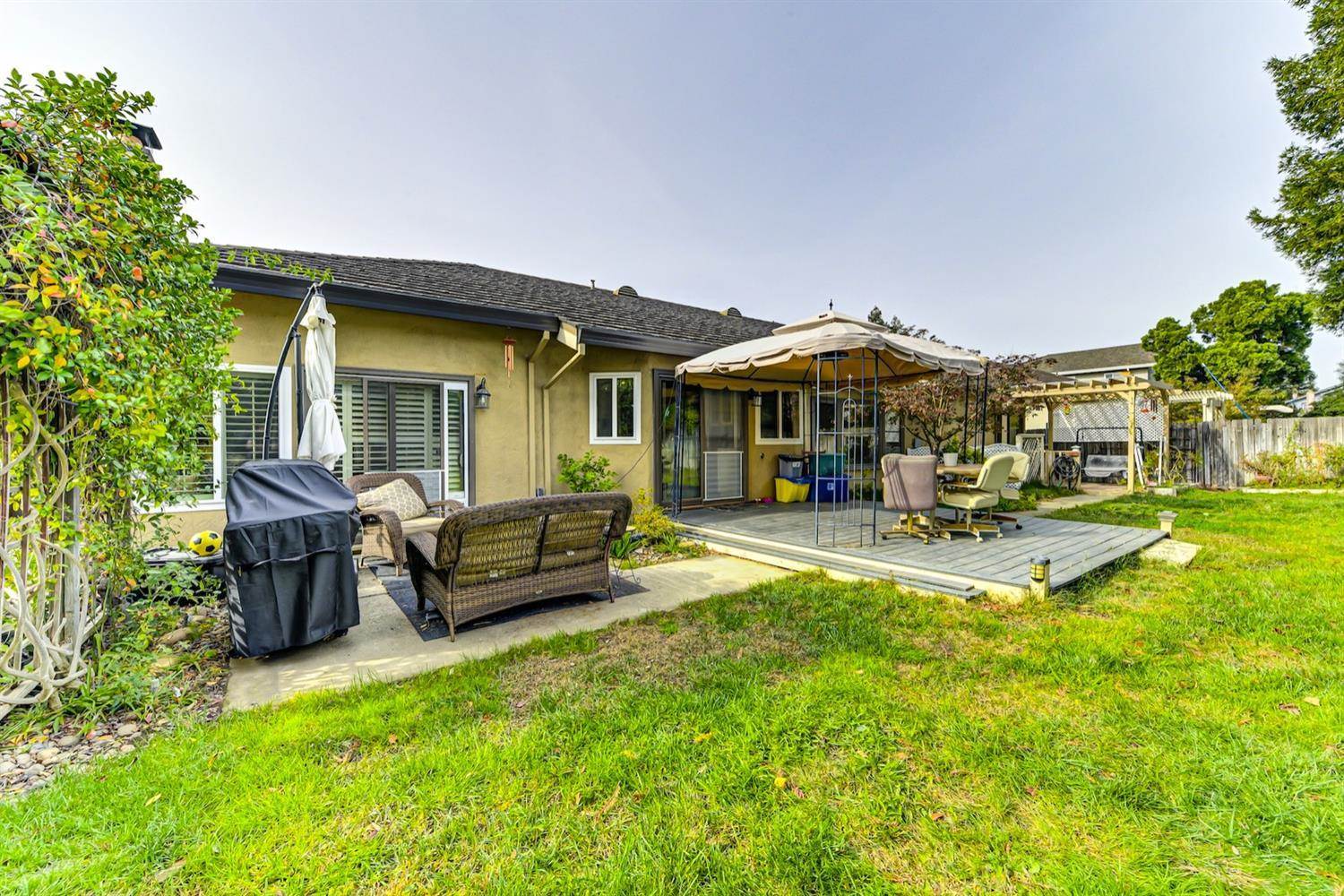 9043 Camden Lake Way, Elk Grove, CA 95624