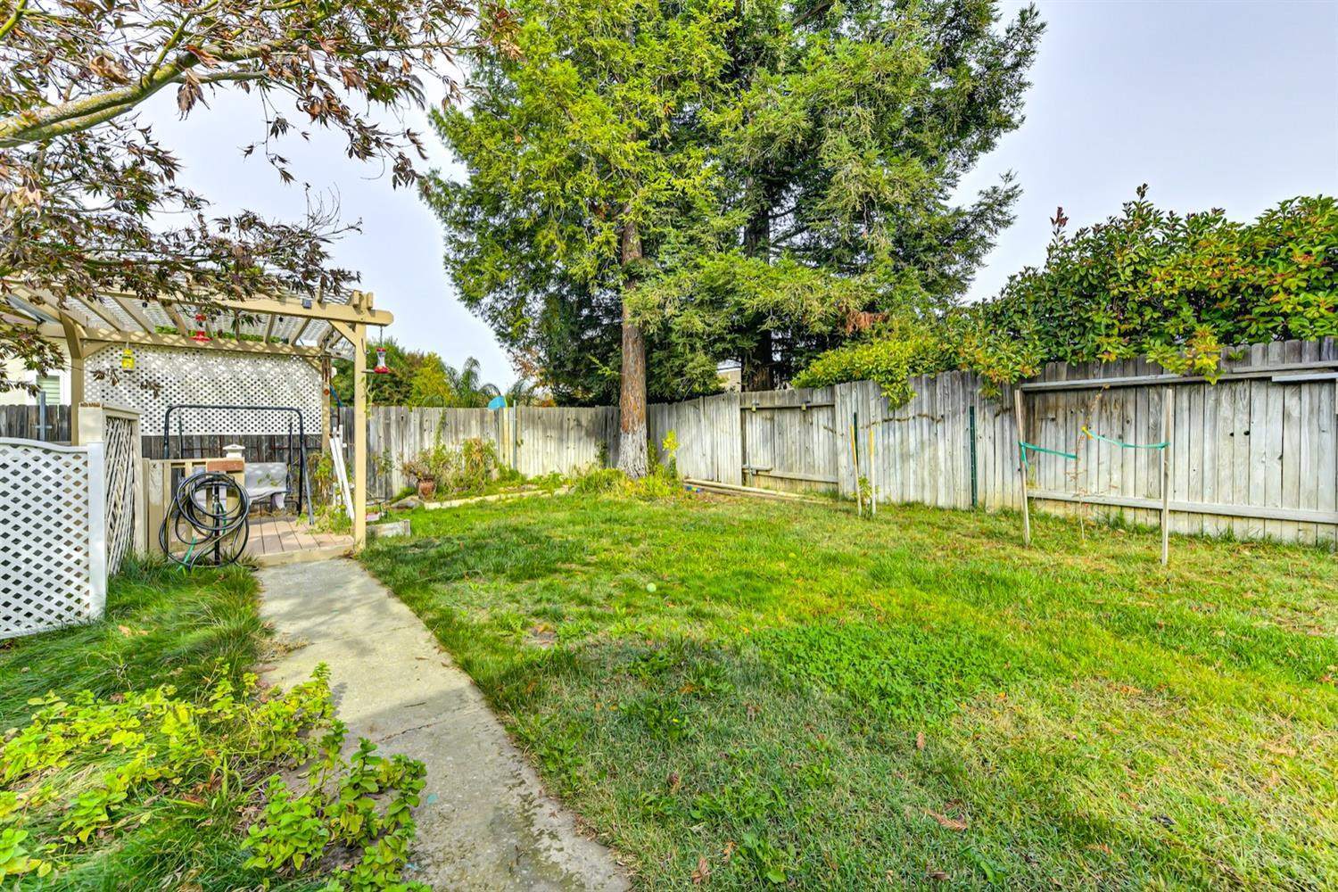 9043 Camden Lake Way, Elk Grove, CA 95624