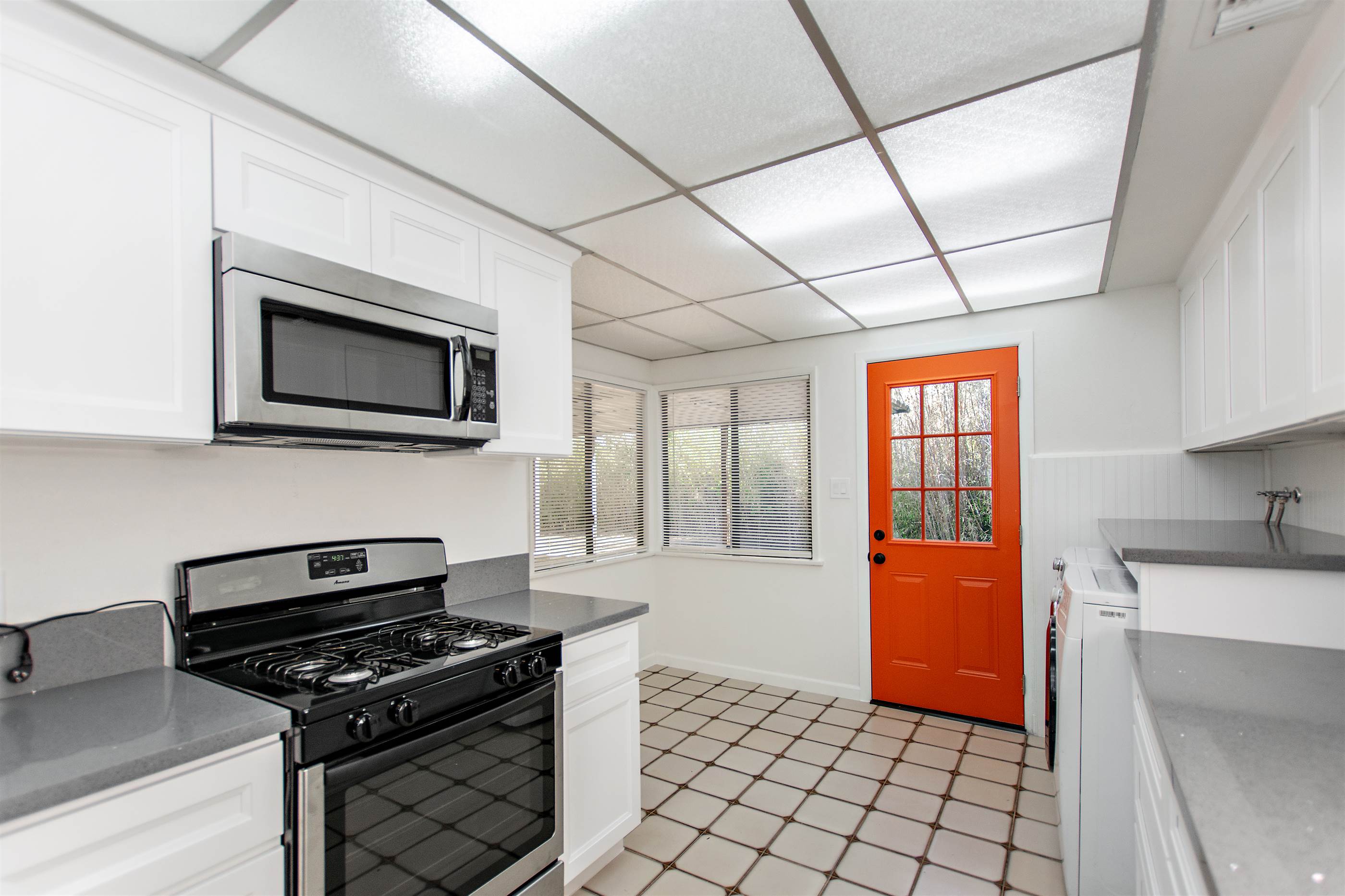 10410 Mcvine Avenue, Sunland, CA 91040