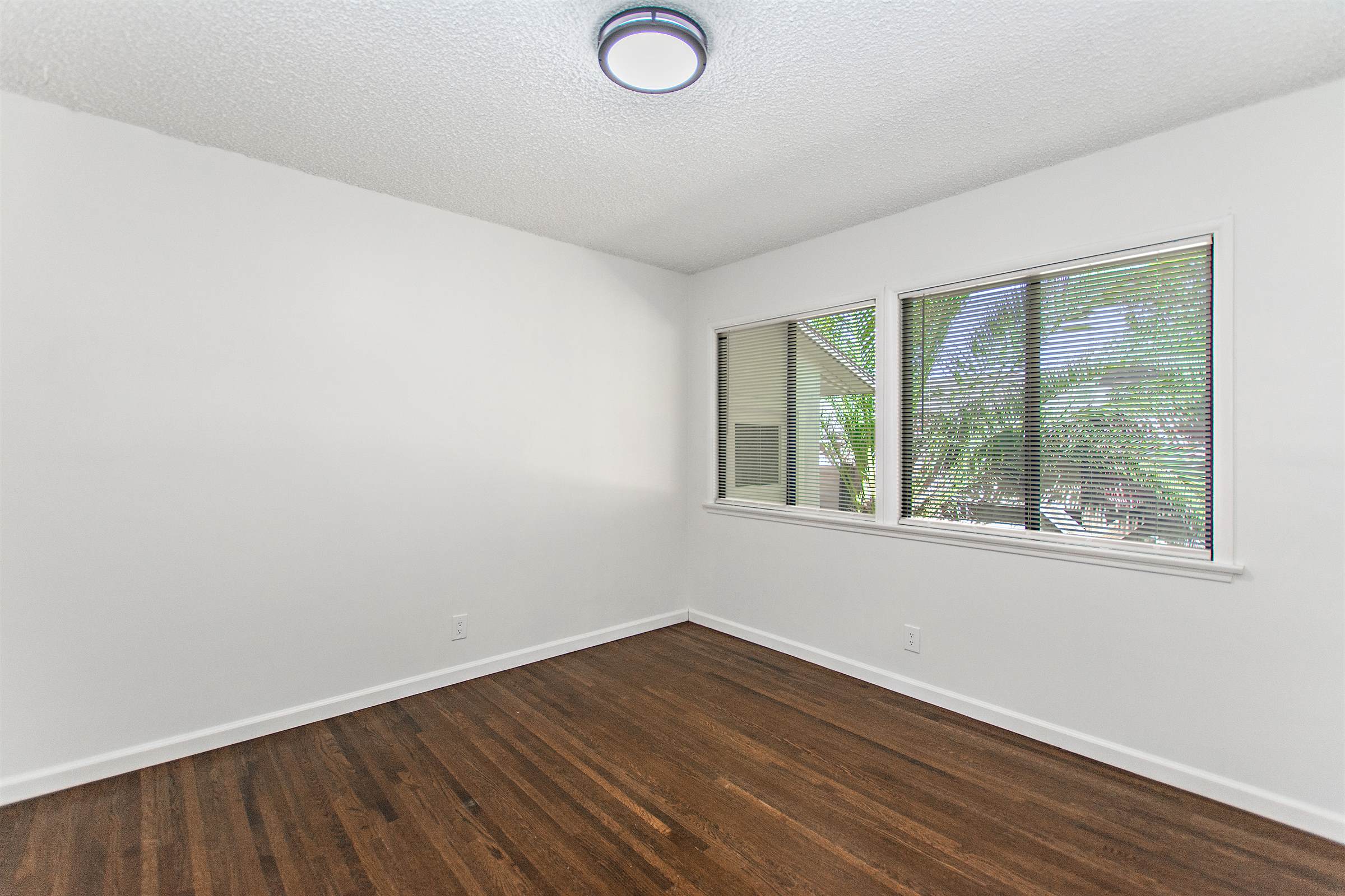 10410 Mcvine Avenue, Sunland, CA 91040