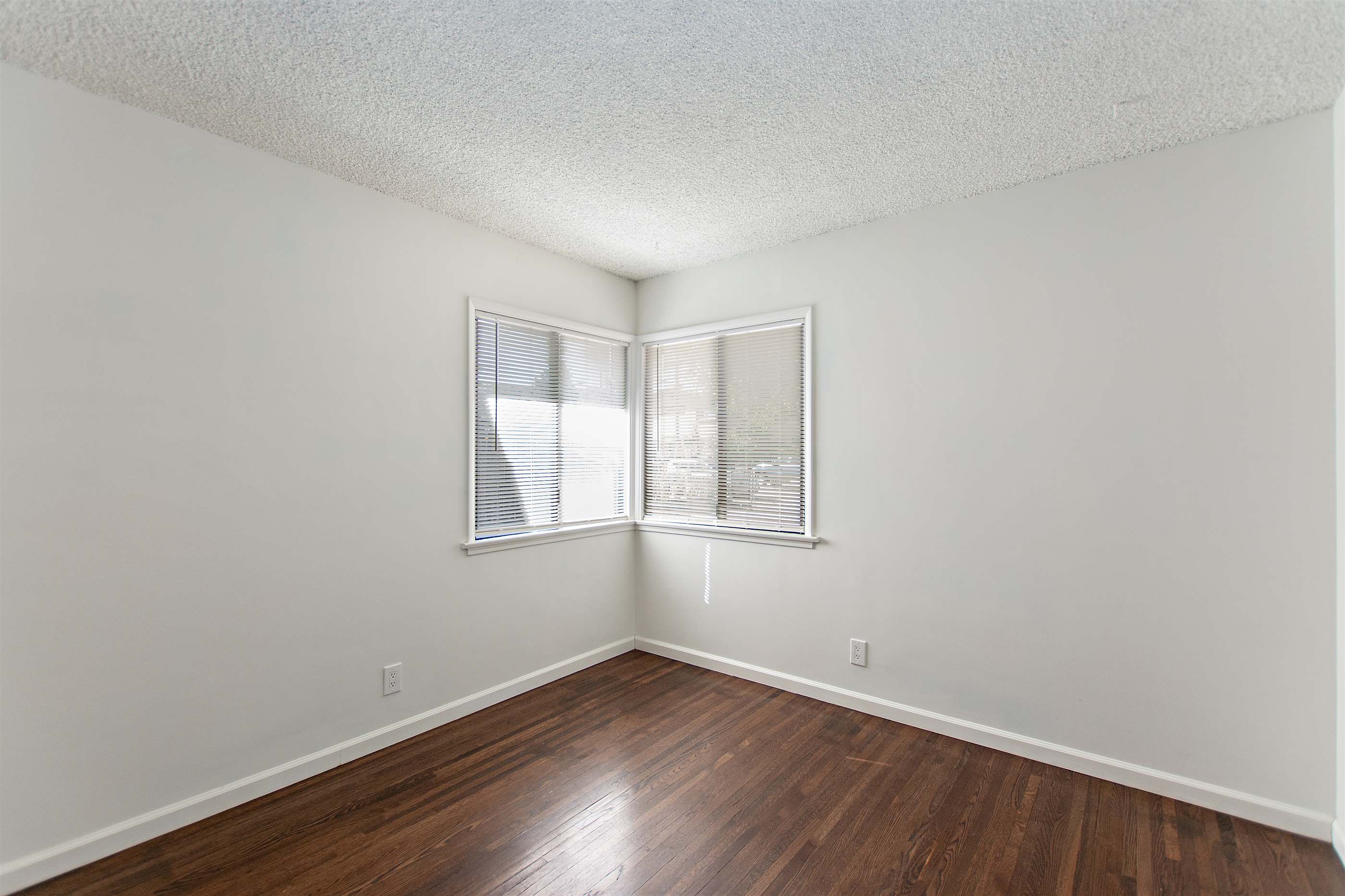 10410 Mcvine Avenue, Sunland, CA 91040