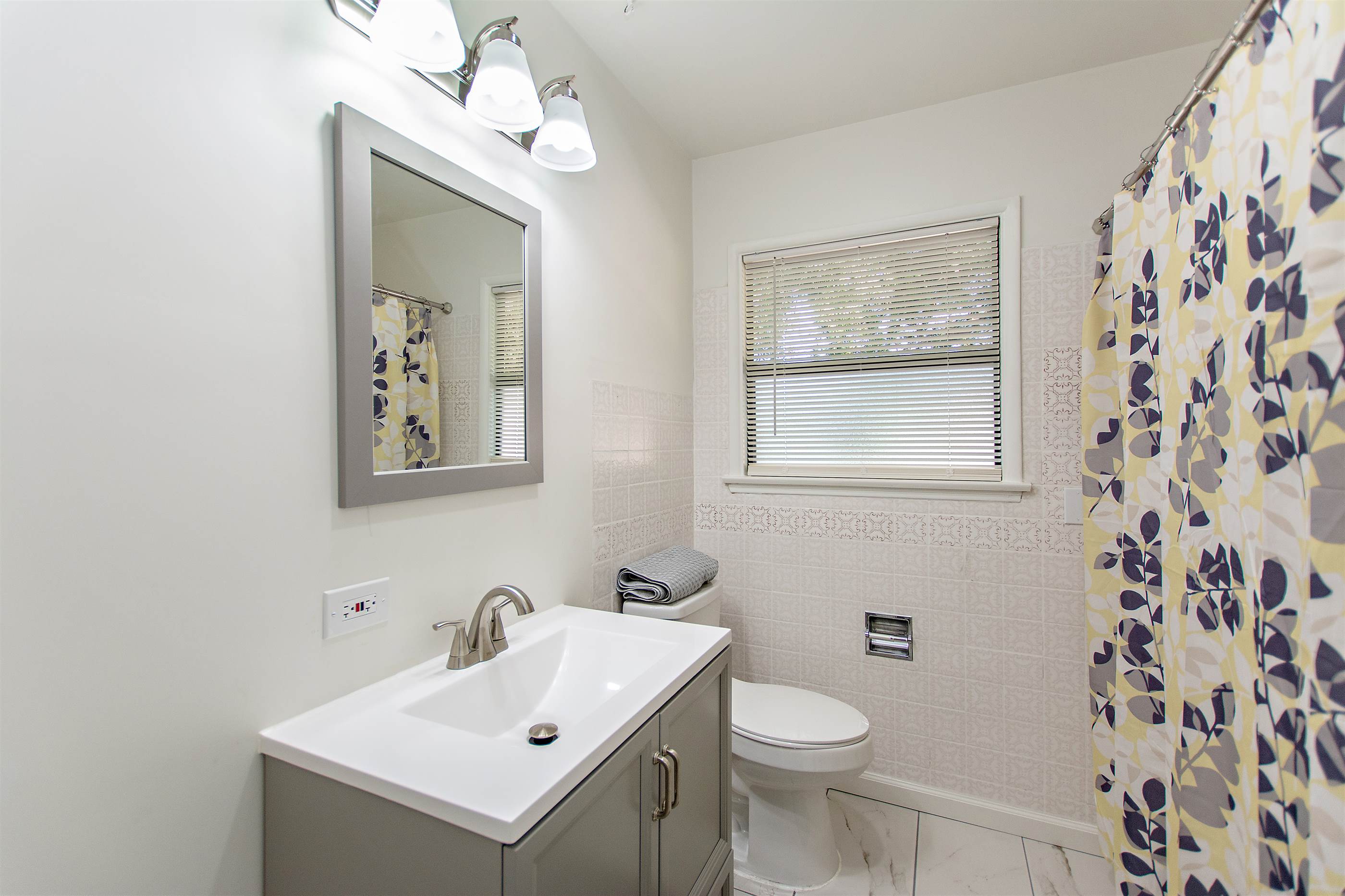 10410 Mcvine Avenue, Sunland, CA 91040