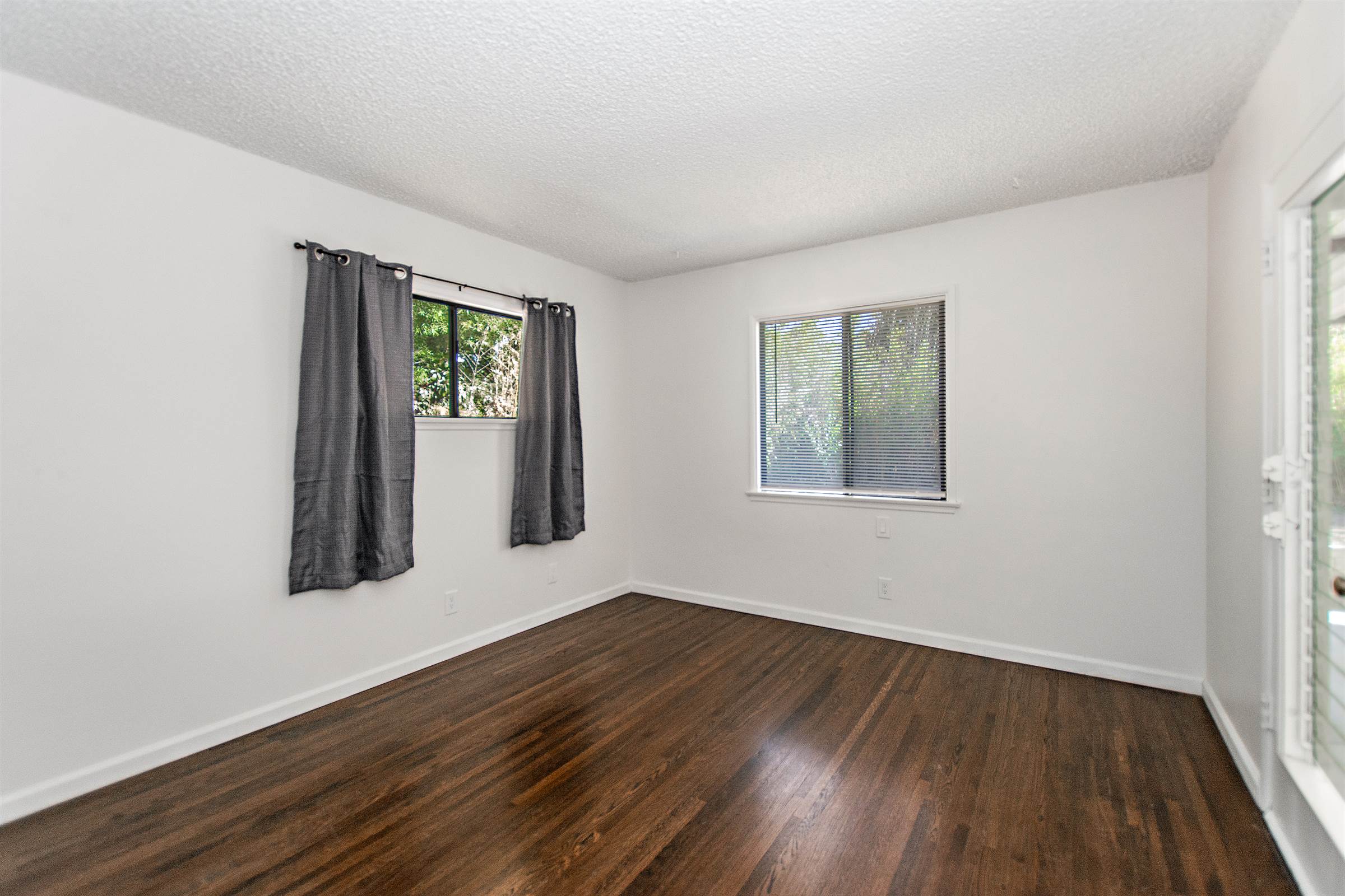 10410 Mcvine Avenue, Sunland, CA 91040