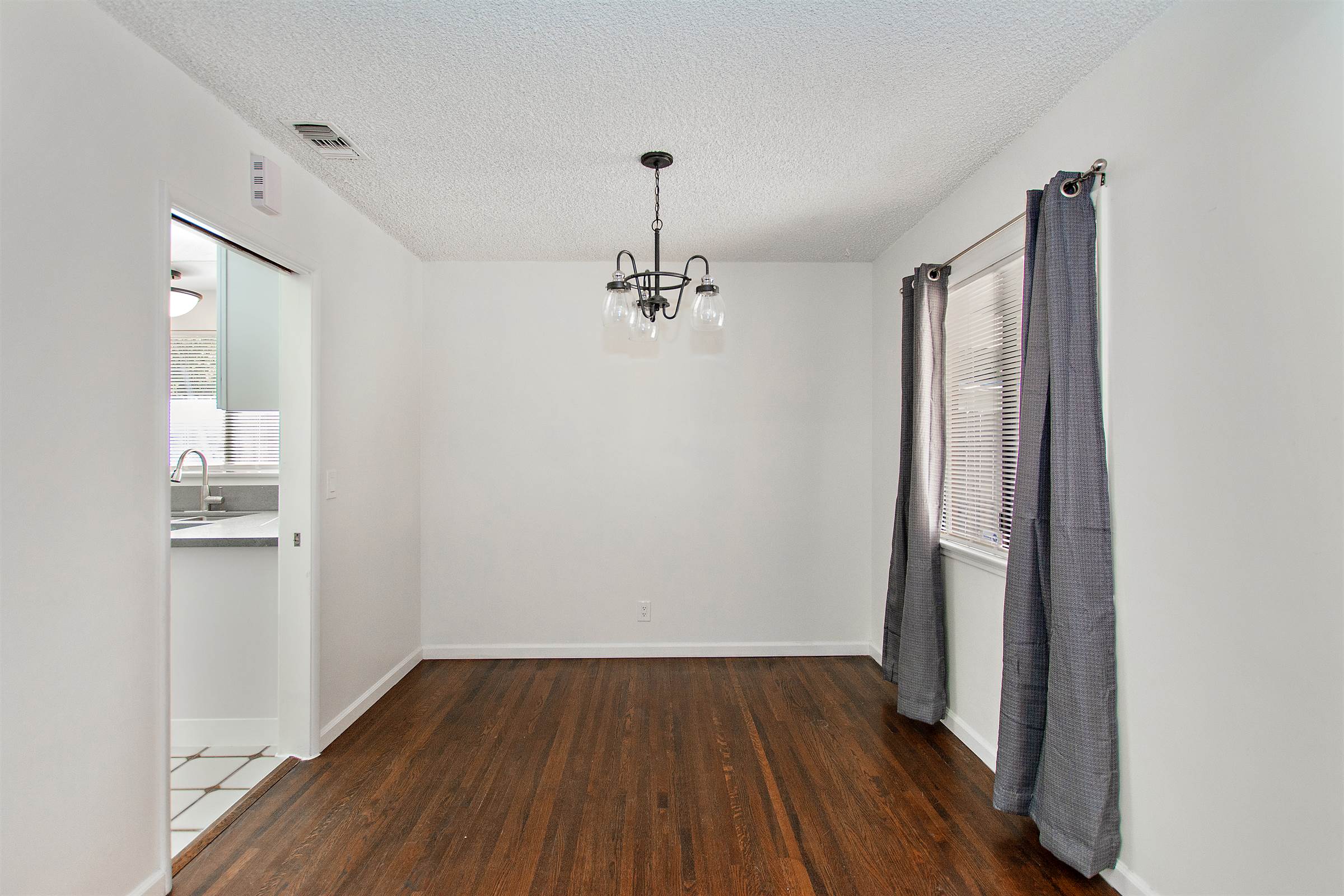 10410 Mcvine Avenue, Sunland, CA 91040