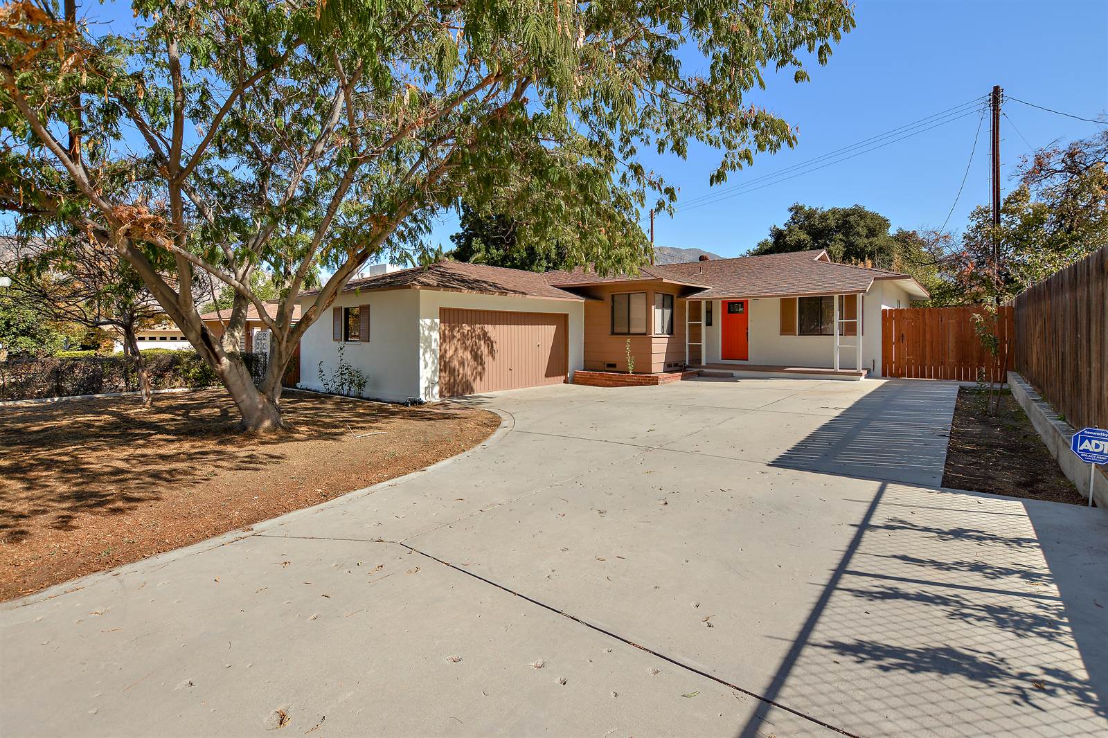 10410 Mcvine Avenue, Sunland, CA 91040