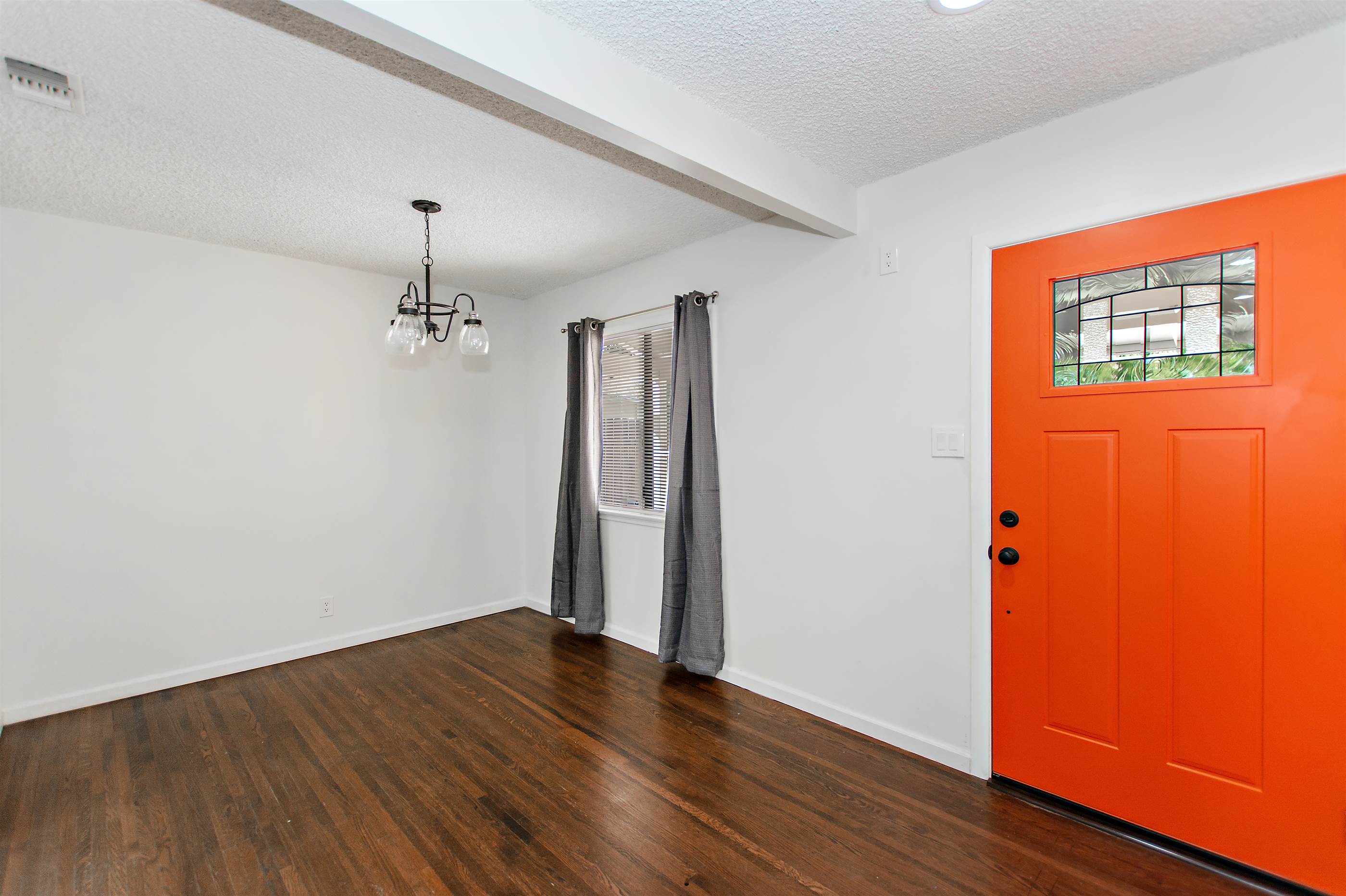 10410 Mcvine Avenue, Sunland, CA 91040