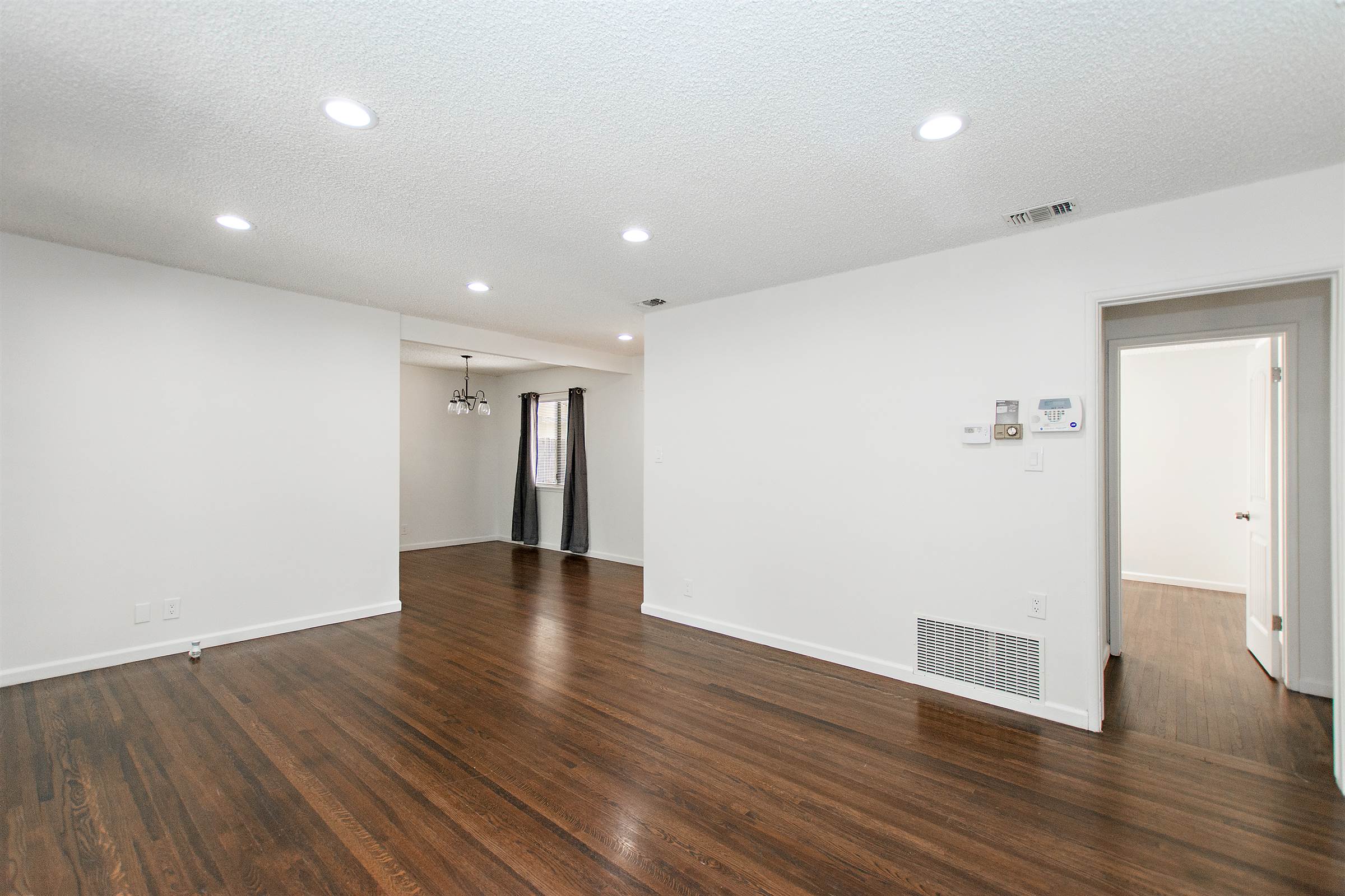 10410 Mcvine Avenue, Sunland, CA 91040