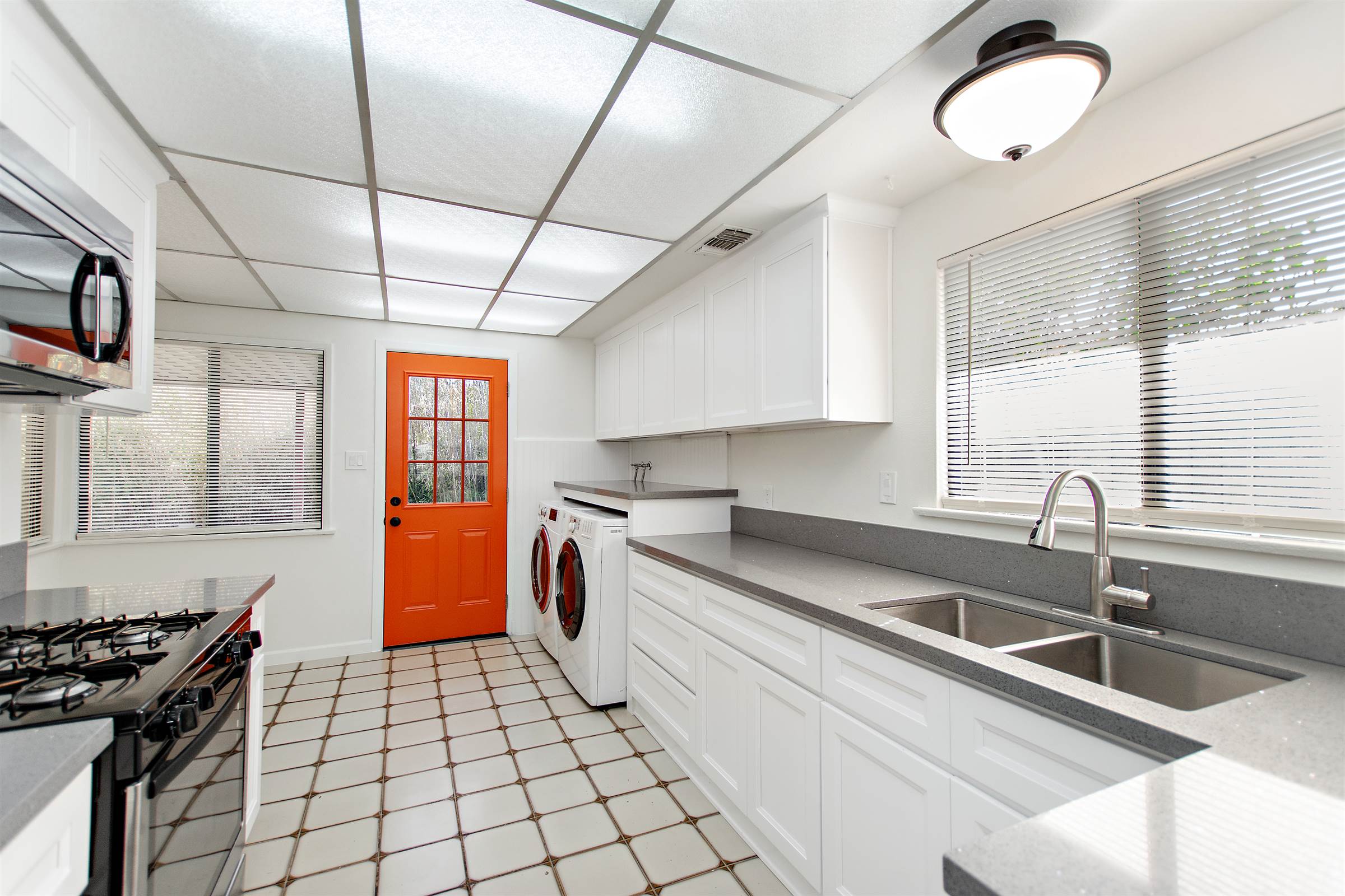 10410 Mcvine Avenue, Sunland, CA 91040