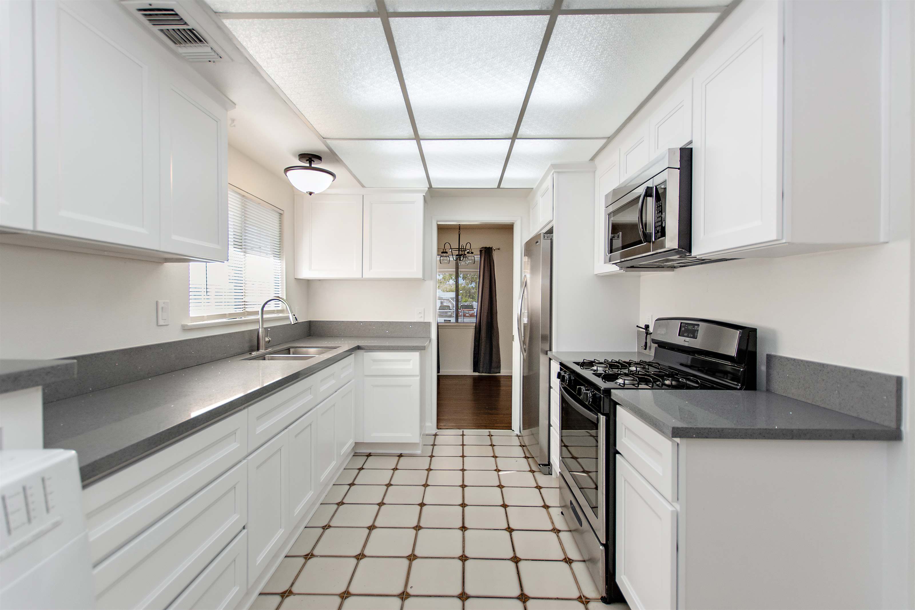 10410 Mcvine Avenue, Sunland, CA 91040