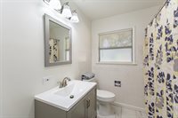 10410 Mcvine Avenue, Sunland, CA 91040