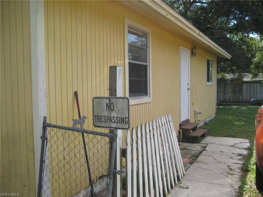 537 Sacramento St, North Fort Myers, FL 33903