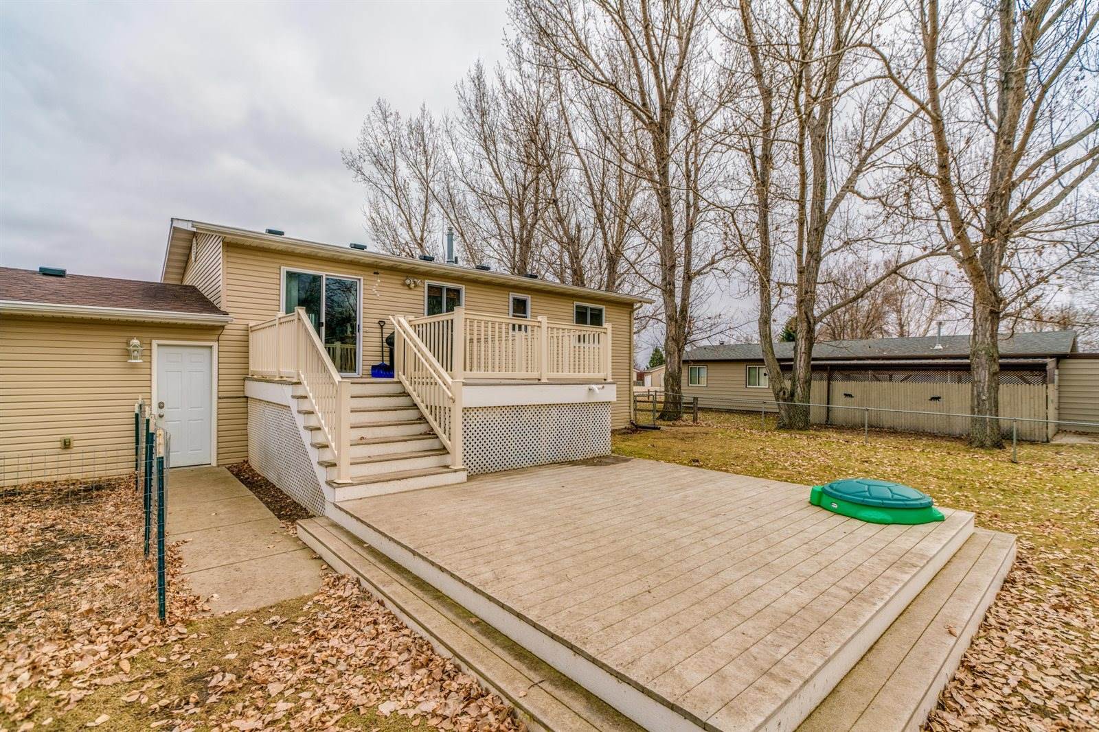 1514 E Blossom Drive, Menoken, ND 58558