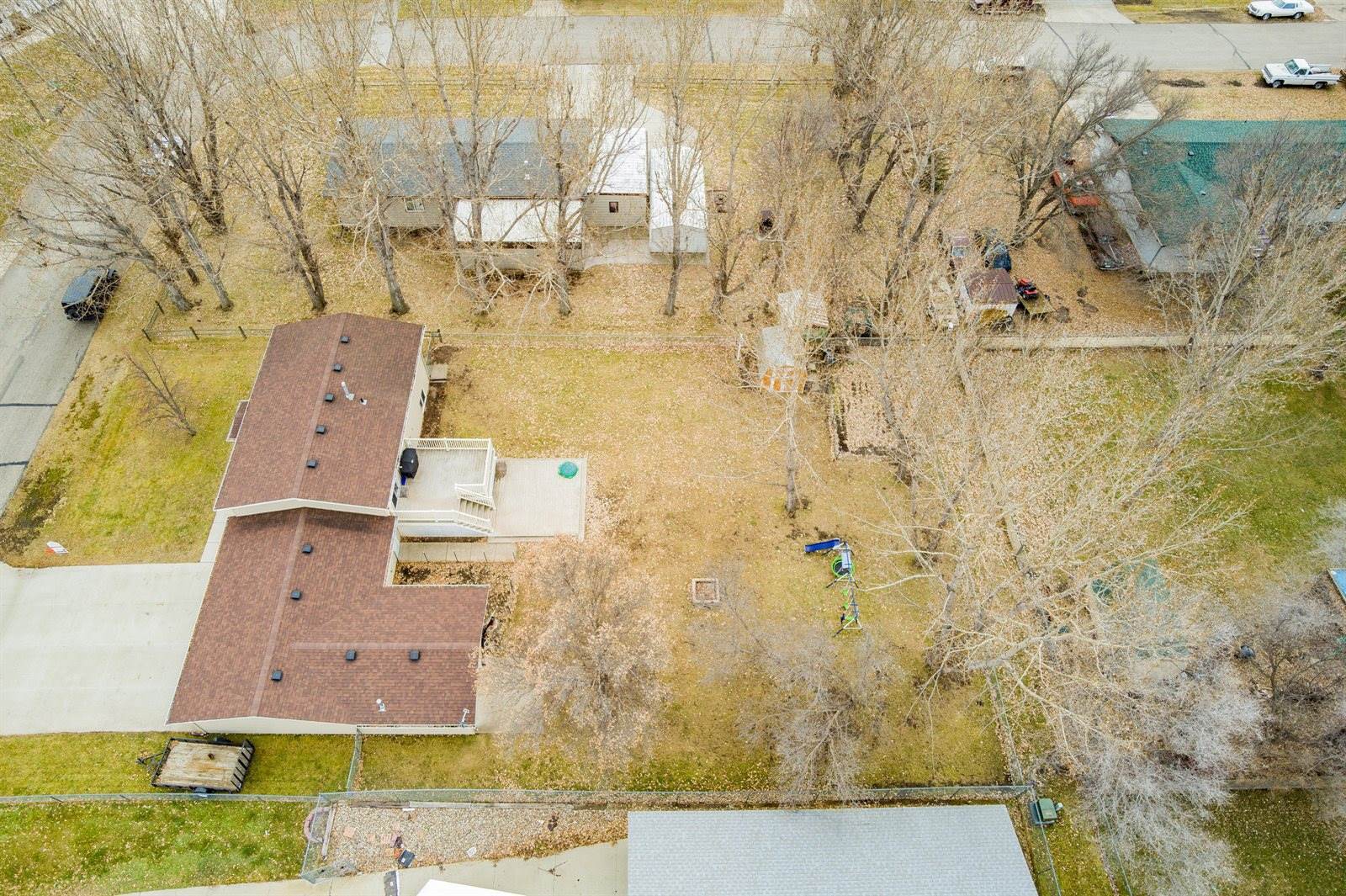 1514 E Blossom Drive, Menoken, ND 58558