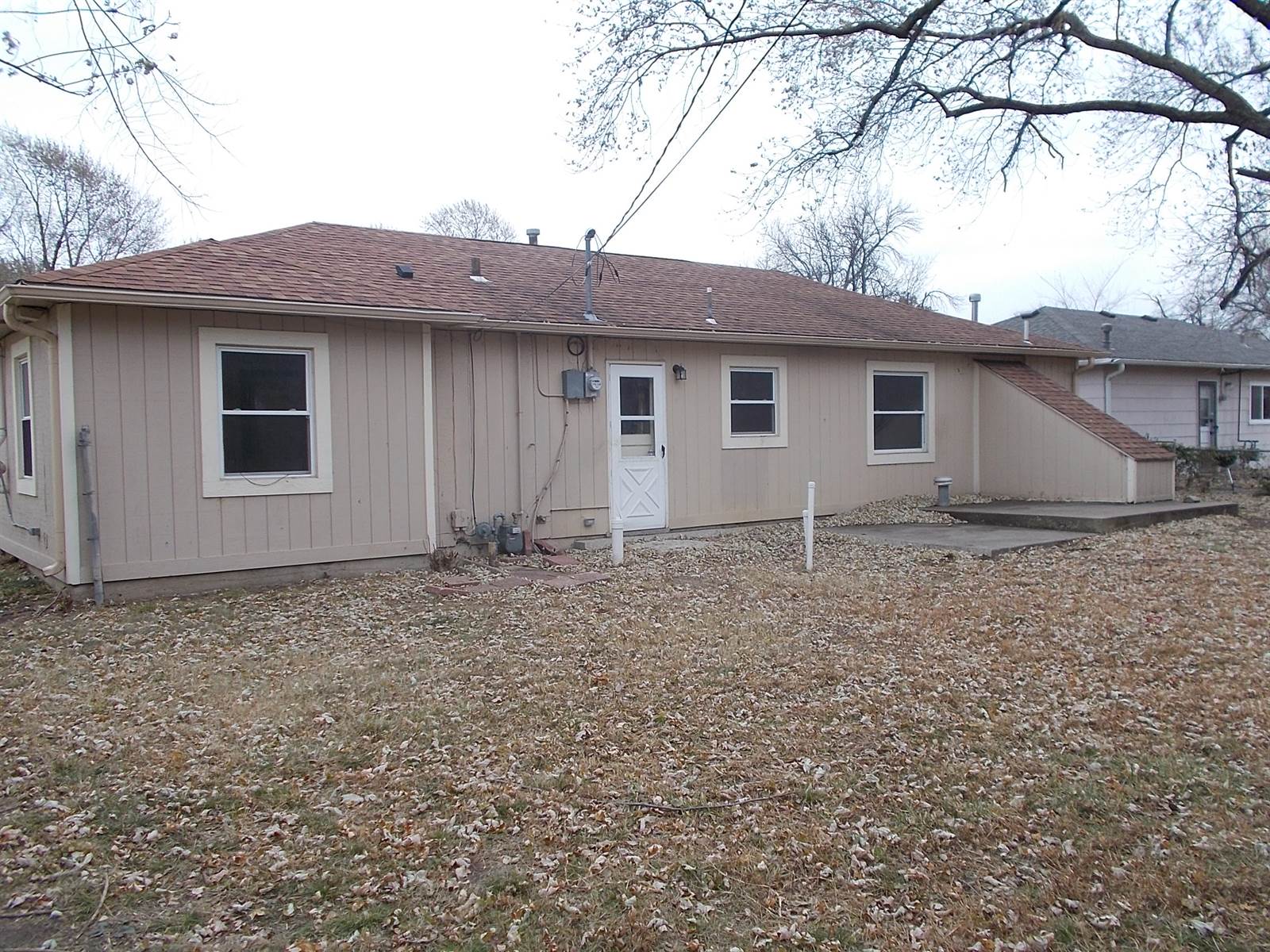 3347 SW Clare AVE, Topeka, KS 66611