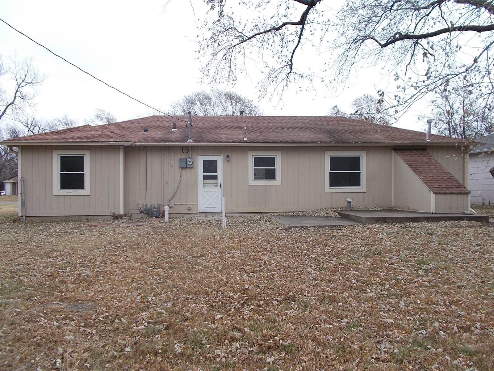 3347 SW Clare AVE, Topeka, KS 66611