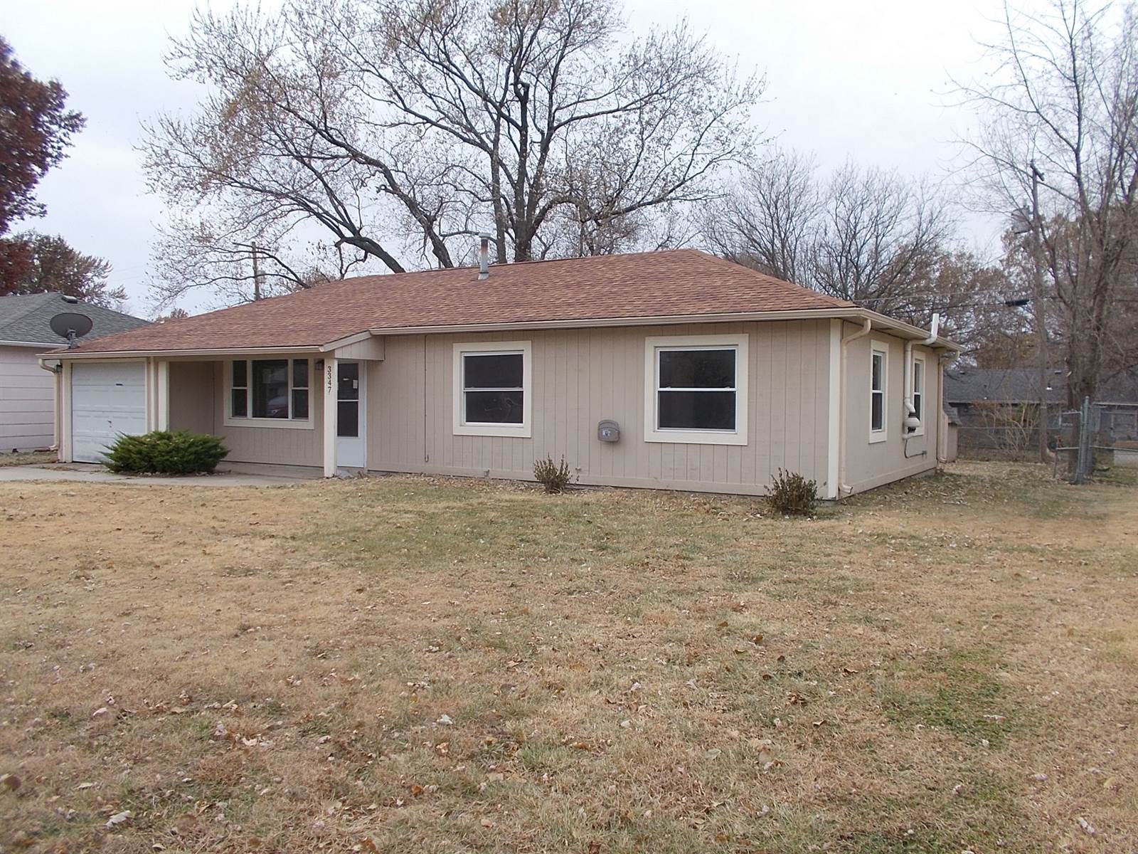 3347 SW Clare AVE, Topeka, KS 66611