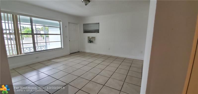 722 South E St, Lake Worth, FL 33460