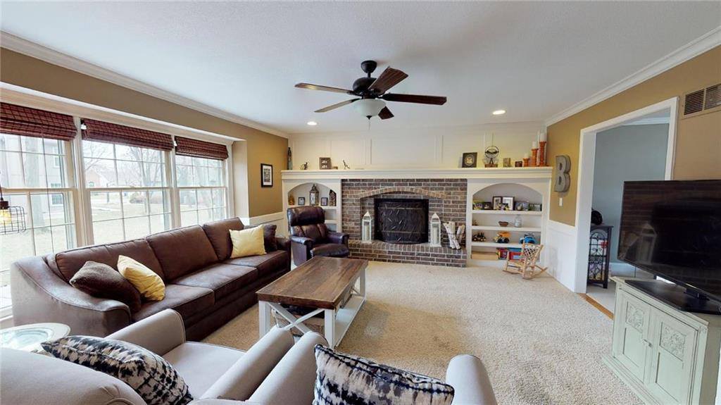 16033 West 80th Place, Lenexa, KS 66219