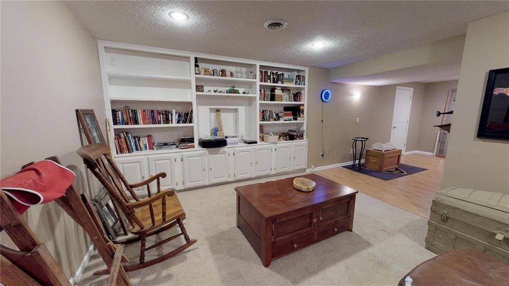 16033 West 80th Place, Lenexa, KS 66219