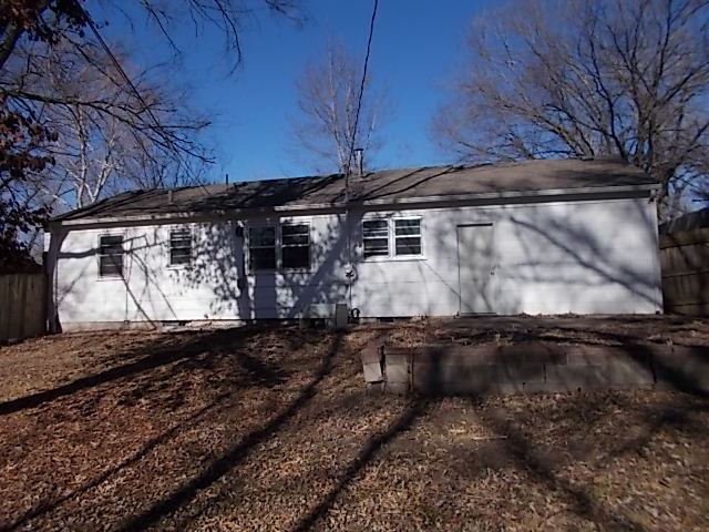 4317 SW Drury LN, Topeka, KS 66604