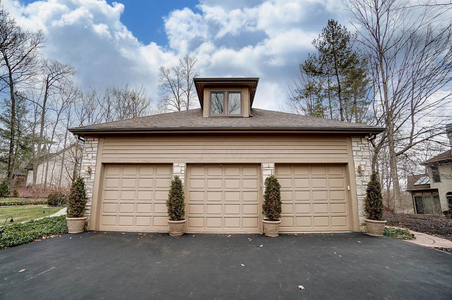 3647 Woodstone Drive, Lewis Center, OH 43035